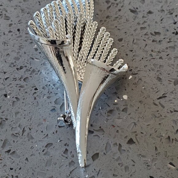 Vintage Signed Coro Pegasus Silvertone Wheat Leaf Brooch - Picture 5 of 10